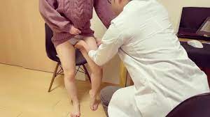 美女の患者さんがエロ医者に騙されて服を脱がされて触られまくる-日本人素人カップルイメージプレイ個人撮影 - Pornhub.com