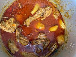Resep dan cara membuat gulai ayam padang yang enak bahannya adalah 1 ekor ayam dipotong 4 500 ml santan selembar. Resipi Gulai Ayam Sedap Mesti Naik Selera