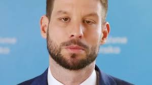 Šimečka láka voličov na to, čo už dávno schválila vláda