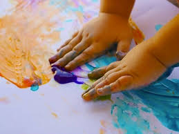 Hoy, 15 de abril, celebramos el día mundial del arte. Dia Mundial Del Arte Ideas Para Pintar Con Ninos En Casa Madres Hoy