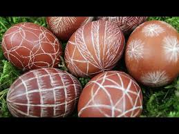 Das färben von ostereiern ist einer der am weitesten verbreiteten osterbräuche. Osterbasteln Ostereier Kratzen Osterdeko Selber Machen Deko Ideen Mit Flora Shop Flora Shop Eu