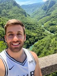 Almog Leon Holman‏