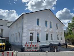 Kristy was born and raised in abbotsford, b.c. Wedel