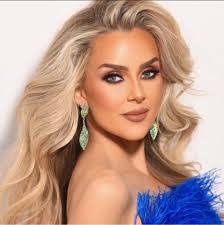 Angela Skeens's Instagram, Twitter & Facebook