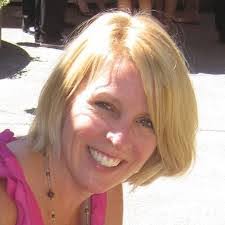 Lynette Cromwell's Instagram, Twitter & Facebook