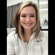 Tami Lange's Instagram, Twitter & Facebook