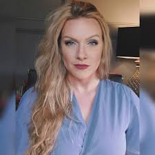 Natalie Nunn's music video appearance and her physical appearance