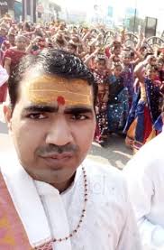 Top Pandits near V Mall Kandivali East