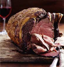 Roastbeef, peas, carrot and potatoes. 31 Glorious Roasts For The Holidays