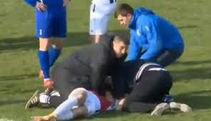 A cena raríssima de morte do jogador no pes de playstation 2 !!! Jogador Croata De 25 Anos Morre Em Campo Futebol Correio Da Manha