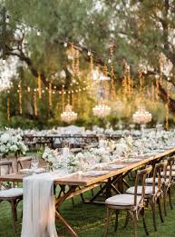 Holztische Mieten Fur Ihre Hochzeit In 2020 Magische Hochzeit Tischdekoration Hochzeit Dekoration Hochzeit