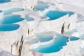 The underground water once gave life to the ancient city of hierapolis now helps pamukkale be one of the most important thermal centers of turkey. Odwiedz Starozytne Uzdrowisko Hierapolis