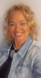 Jennifer Boose's Instagram, Twitter & Facebook