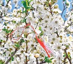 Martisor 1 martie celebrare talisman românia flori fundal ornament cadou primăvară. TradiÅ£ia MÄƒrÅ£isorului E Veche De 8 000 De Ani IatÄƒ Ce SuperstiÅ£ii Au Romanii Moldovenii Bulgarii Albanezii Si Macedonenii In Prima Zi De PrimÄƒvarÄƒ Libertatea