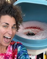 Sarah Rapp's Instagram, Twitter & Facebook