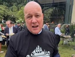 Derek Guy's Instagram, Twitter & Facebook