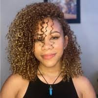 Emelin Reyes's Instagram, Twitter & Facebook