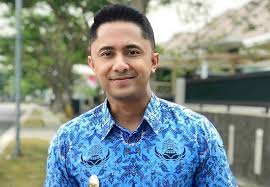 Hengky kurniawan chova (lahir di blitar, 21 oktober 1982; Hengky Kurniawan Percayakan Izin Penggunaan Rumahnya Pada Pemerintah News On Rcti