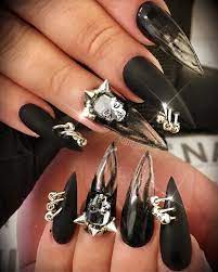 Omg Yes I Will Be Doing These Gothic Nails Skull Nails Goth Nails