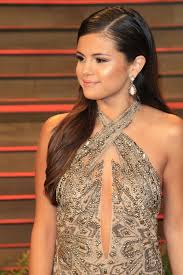 And it makes sense since she rightfully became the face of pantene in 2015. Selena Gomez Hairstyles 20 Best Hair Ideas For Thick Hair