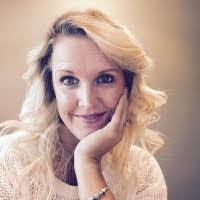 Rebecca Maynes's Instagram, Twitter & Facebook