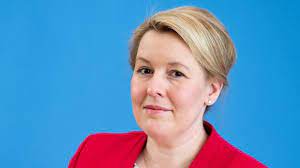 Familienministerin giffey verzichtet auf den doktortitel. M0gwb2wbt7rx M