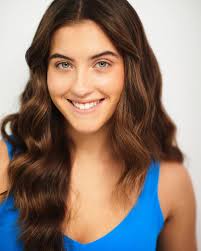 Alison Girard's Instagram, Twitter & Facebook