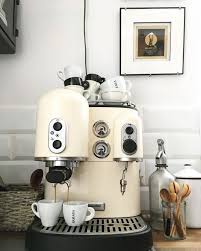 The Biggest Differences Between Espresso Beans And Coffee Beans In 2020 Coffee Bean Grinder Espresso Espresso Beans