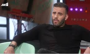Ο νίκος παππάς φαίνεται πως τα βρήκε σε όλα με τον πρόεδρο της «βασίλισσας» και έρχεται να υπογράψει συμβόλαιο 1+1 χρόνου με την ομάδα. Nikos Pappas Sta Dilhmmata Apo8ewse Kai Eskise Ton Spanoylh Vid Fosonline