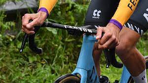 German bike brand canyon has asked owners of its new aeroad cf slx and cfr aero road bikes to stop riding them following tuesday's incident at le samyn when a portion of mathieu van der poel's. L Prmbkexdchdm