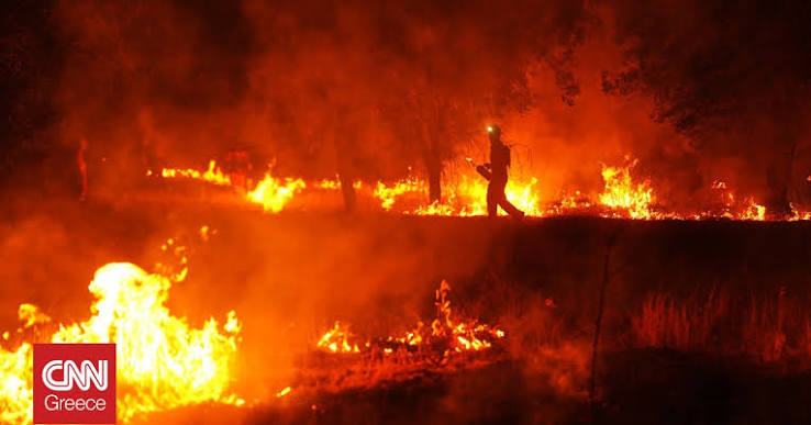 Η πύρινη λαίλαπα των πυρκαγιών συνεχίζει να κατακαίει και να επεκτείνεται