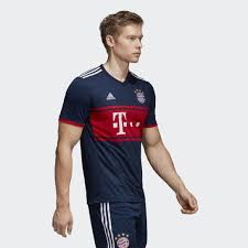 Feb 12, 2021 · menos de 12 horas depois de vencer o tigres e conquistar o mundial de clubes em doha, no catar, o bayern de munique desembarcou de volta na alemanha, carregando o troféu do torneio. Camisa Adidas Fc Bayern De Munique 2 Masculina Azul Netshoes