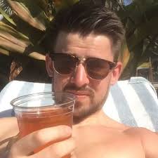 Ian Gold (@IanGold10)