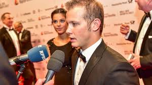 Wenn auch sie ihren teppich reinigen lassen möchten, können sie uns jederzeit einen besuch abstatten oder einen termin vereinbaren. Der Rote Teppich In Wiesbaden Wiesbaden Lebt