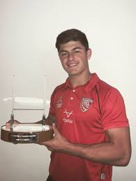 194.01 lb) , who currently plays for gloucester rugby in england as winger. Louis Rees Zammit Louisreeszammit Twitter