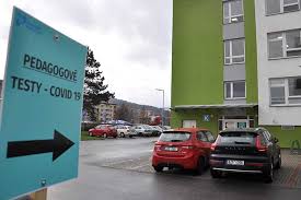 Část z nich se také odmítá nechat testovat v případě. Vsetinska Nemocnice Zahajila Antigenni Testy Pro Pedagogy Region Valassko