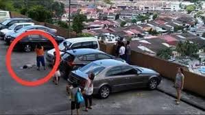 Menurut ketua jabatan siasatan dan penguatkuasaan trafik kuala lumpur, asisten komisioner zulkefly yahya, mangsa kemudian terjatuh dari jejambat berketinggian 15 meter. Info Kini Budak Lapan Tahun Maut Jatuh Dari Tingkat 12 Facebook