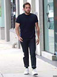 Jonah hill looked fitter than ever as he walked through new york city on sunday after losing weight. Look At Those Muscles Jonah Hill Is Unrecognizable As He Shows Off Dramatic Weight Loss