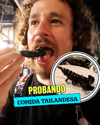 Escorpión, ensalada de papaya y Roti en Tailandia🦂🥞