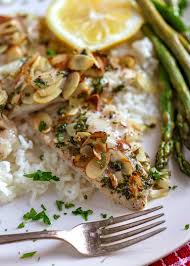 Disponete quindi i pesci su una placca da forno rivestita di carta antiaderente, bagnateli con un po' d'olio extravergine d'oliva e infornateli in. Mandorle Di Scorfano Al Forno