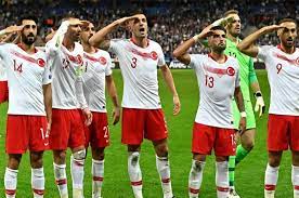 Bölümü, türkiye'nin avrupa futbol şampiyonası biletini aldığı grup elemeleri hikayemizde. L1mhbcpwww0xym