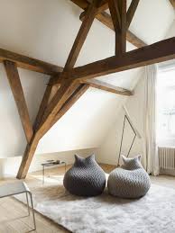 La Poutre En Bois Dans 50 Photos Magnifiques Mobilier De Salon Poutre Bois Et Chambre Mansardee