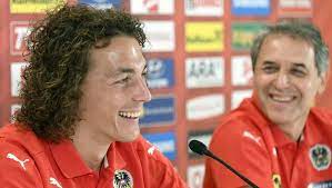 Baumgartlinger играет с 2016 в байер 04 леверкузен (байер ). Gratulation Baby Alarm Baumgartlinger Nun Vater Einer Tochter Krone At