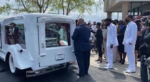 Best prices and best deals for cars in usa. Mayor Congresswoman Attend Ma Khia Bryant S Funeral