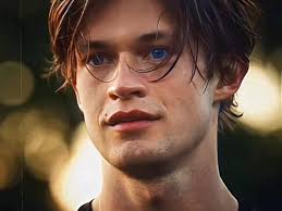 Ruby and James Kissing Scene