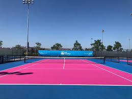 In einer notiz auf einer 1876 im kurgarten von bad homburg aufgenommenen fotografie wird dem schotten robert anstruther zugeschrieben, das tennisspiel nach deutschland gebracht zu haben. Das Erste Pinke Tennisfeld Des Landes Thailand