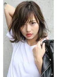 ナチュラルひし形シルエットデザインカラー切りっぱなしボブ 24時間いつでもweb予約ok ヘアスタイル10万点以上掲載 お気に入りの髪型 人気のヘアスタイルを探すならkirei style キレイスタイル で ヘアスタイリング ヘアスタイル 髪型