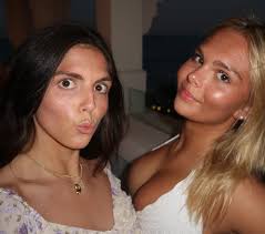 Hiii my name is Savannah Schottenheimer but everyone calls me Sassy and I'm  from Nashville, TN!!! I'm am 100% committed to Auburn and I'm planning