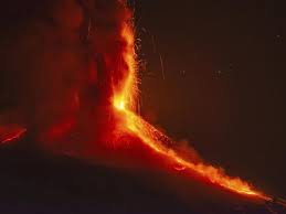 Ricaduta di cenere con fontana di lava, i bollettini dell'ingv. Etna E Stromboli Svelato Il Mistero Delle Loro Eruzioni Esplosive Il Magma Come Il Vetro Corriere It