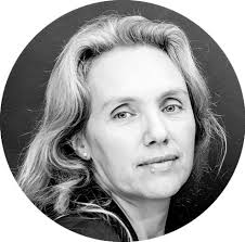 DPSI Online was founded by Helena El Masri in 2009 and this year we  celebrate 10 years! Helena is a DPSI qualified interpreter with over 20  years of experience. She has been